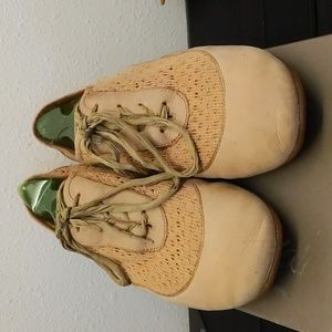 Naya Women's size 12 trite in corda tan